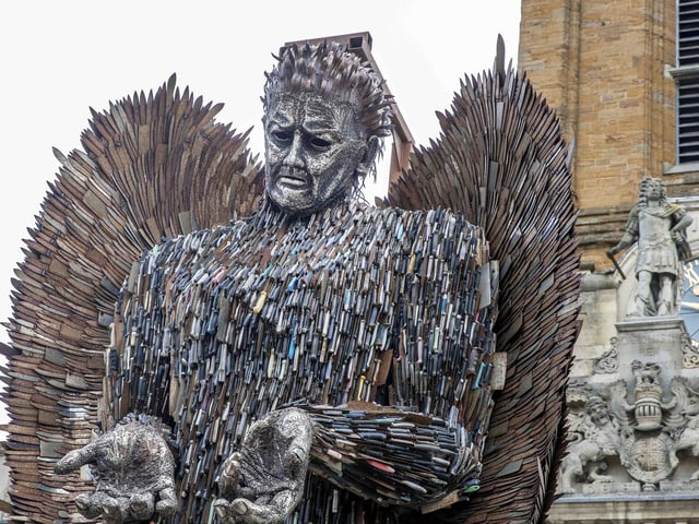 The sculpture was specifically created to highlight the negative effects of knife crime and violent behaviour