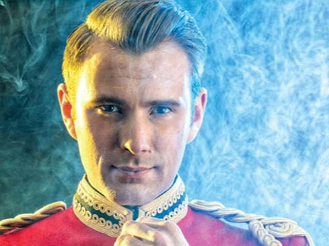 'Military illusionist' Richard Jones blends magic and music in his new show