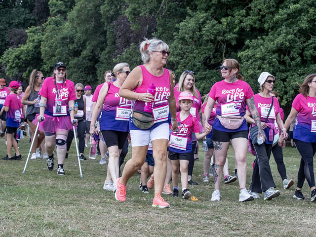 Hundreds of participants ran, jogged and walked around Abington Park on Sunday to raise money for Cancer Research UK.