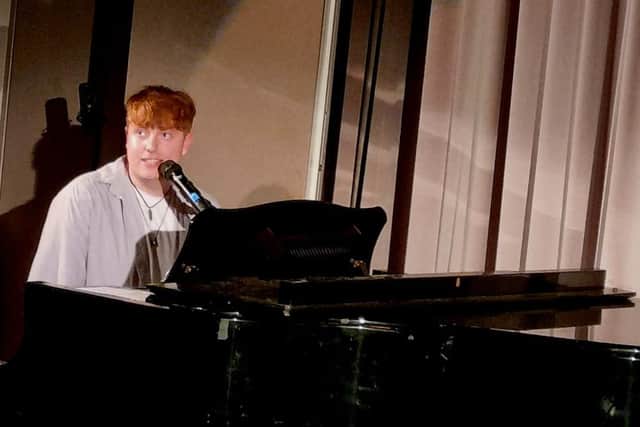 Alfie Castley performed Mona Lisa