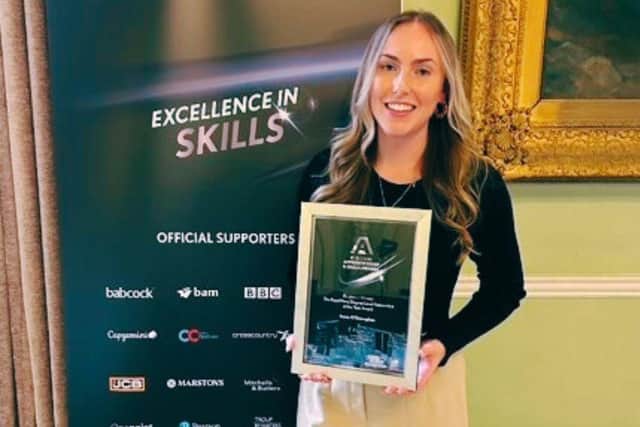 PC Anna O’Donoghue picks her Department of Education Apprenticeship and Skills Award.