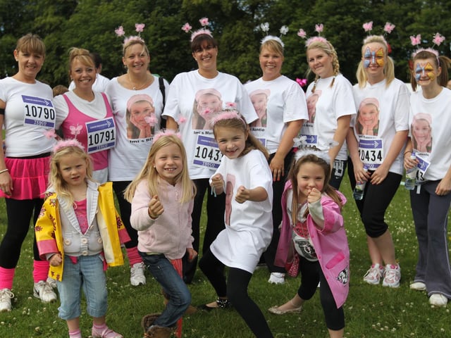 2011 - Over a thousand women take part in the 10k Race for Life at Abington Park in Northampton.