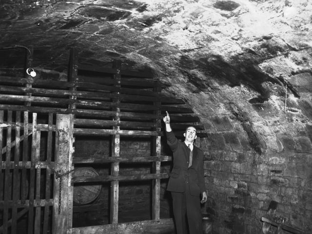 Vaults under Philadelphus Jeyes chemist, The Drapery, Northampton, January 6, 1959