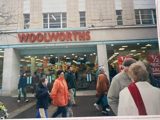 Nostalgic photos of Northampton town centre shops and streets from 25 years ago