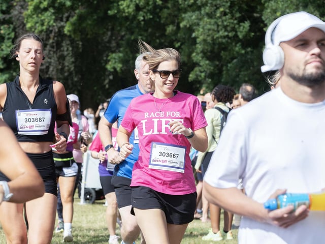 Hundreds of participants ran, jogged and walked around Abington Park on Sunday to raise money for Cancer Research UK.