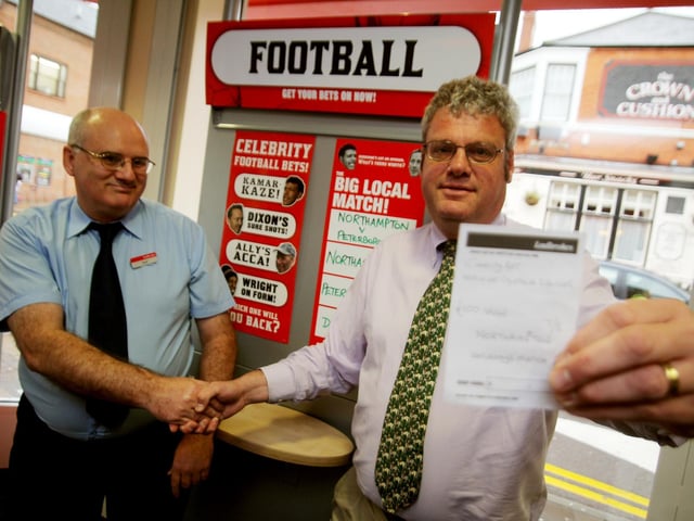 Mark Beesley with Wellingborough Road Ladbrokes manager, Rod Leney in 2008