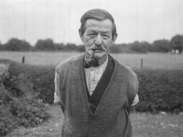 July 28, 1967 - Mark the Ball winner, smoking animal head pipe