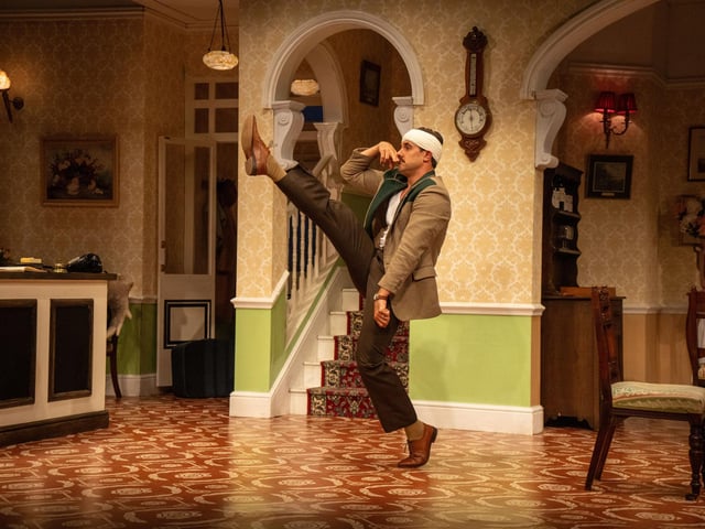 Danny Bayne as Basil Fawlty