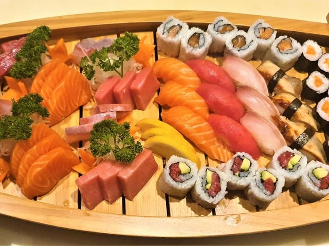 Castilian Street is home to Akasaka, where customers can choose from a range of authentic Japanese dishes.