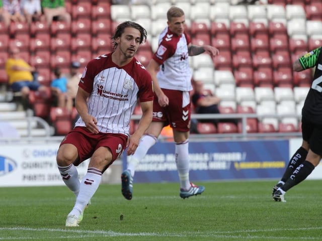 Battled gamely up top, however he was surrounded by defenders rather than team-mates and therefore endured a frustrating afternoon. He needs more support around him to flourish... 5.5