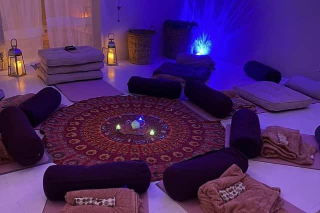 The Breathe In Space has offered a beautiful oasis of calm in Welford Road, Kingsthorpe since the summer of 2021. The studio offers yoga classes and a holistic centre for all kinds of wellness treatments. From the varying yoga practices and reflexology, to meditation circles, sound baths and classes for older individuals to keep them strong and balanced, business owner Johannah Moore found her calling with The Breathe In Space.