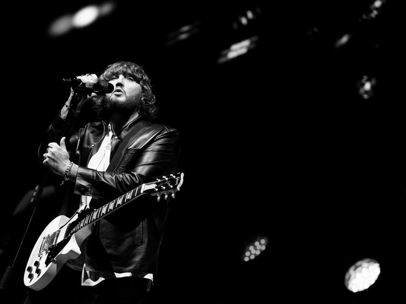 James Arthur will play a summer gig at Delapre Abbey on Sunday June 16. He will headline West Northamptonshire Council’s (WNC) new ‘A Perfect Day’ concert, as part of his ‘Bitter Sweet Love’ nationwide tour.