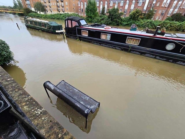House boats on the River Nene have called for assistance.