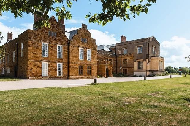 The epitome of an iconic and beautiful building. Delapre Abbey is an English neo-classical mansion and was founded as a nunnery in 1145. It's rich in history and is a building where many go to enjoy and appreciate.