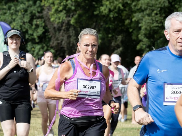 Hundreds of participants ran, jogged and walked around Abington Park on Sunday to raise money for Cancer Research UK.