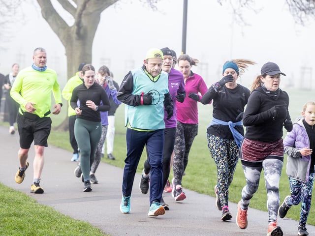 More than 400 runners took to The Racecourse on Saturday (February 24) in memory of mother-of-five Lyndsey Kirchin