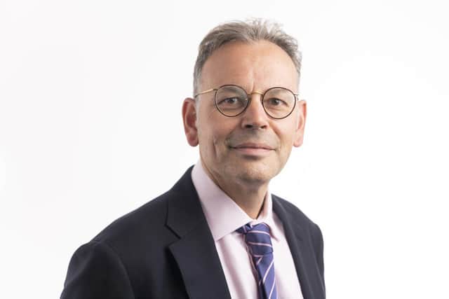 Mr Clive Aldrich (Consultant Gynaecologist and Urogynaecologist)