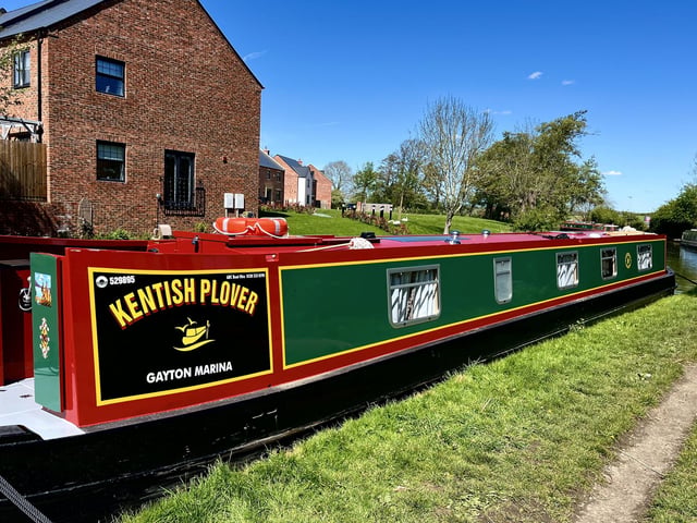 Our floating residence for the week was the "shiny and new" Kentish Plover, a 58-foot narrowboat that was constructed at the ABC Leisure Group headquarters in Alvechurch, Worcestershire.