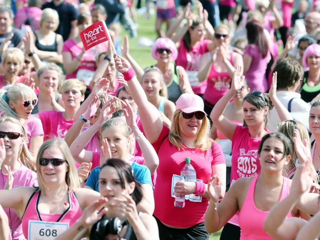 2015 - Start of the 10k Race for Life at Abington Park, Northampton.