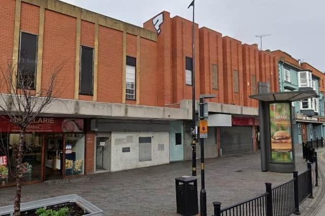 Plans have been approved to convert the former RBS bank branch in Abington Street into a cafe and live performance venue.
