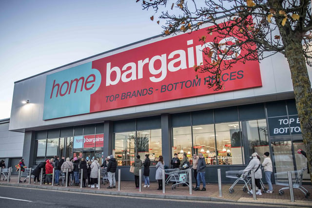 Hundreds of shoppers flocked to the official opening of the new store in St James' Retail Park on Saturday morning (November 25)