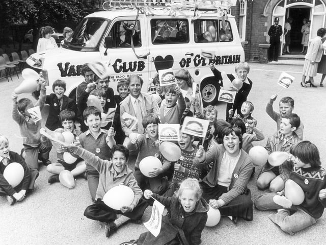 Brian Cant with children at Highfield School, Northampton, June 1983