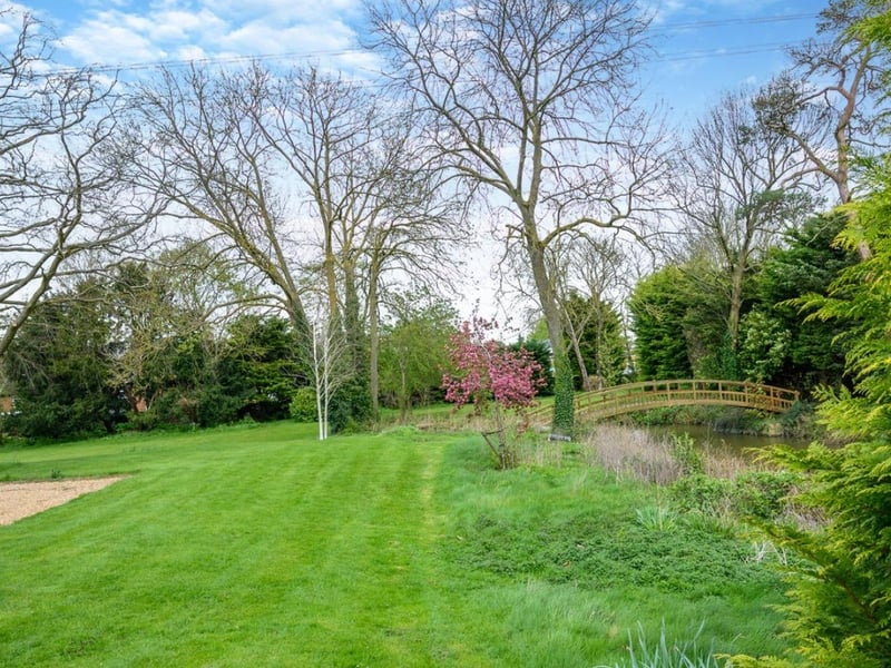 And there's even a bridge going over the semi-moated gardens. Idyllic, right?
