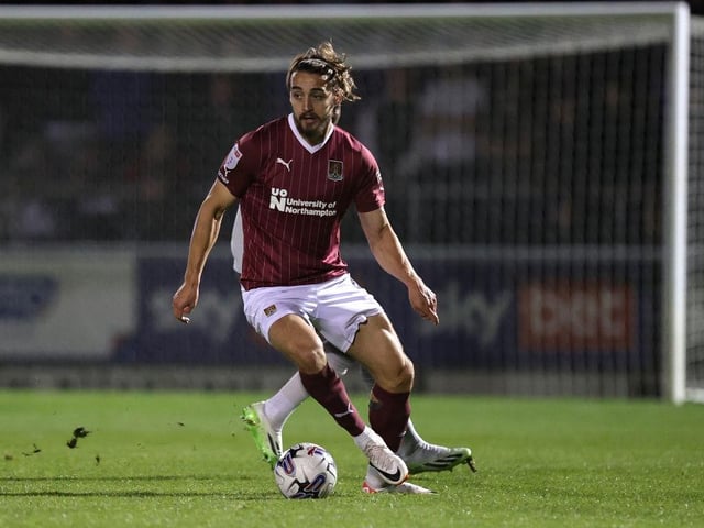 They say that 70% of the planet is covered by water. The rest is covered by Louis Appéré. A running machine up top as he led the press and constantly made runs down both sides and through the middle. Rewarded with a goal and an assist. Three goals is a good return at this stage, especially as he's only started five of Town's 10 league games. Stepping up a level looks to be suiting him... 9 CHRON STAR MAN