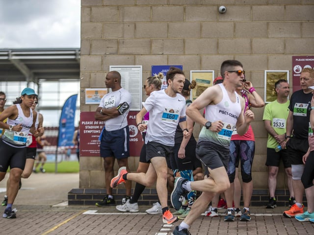Runners taking part in the 2021 event.