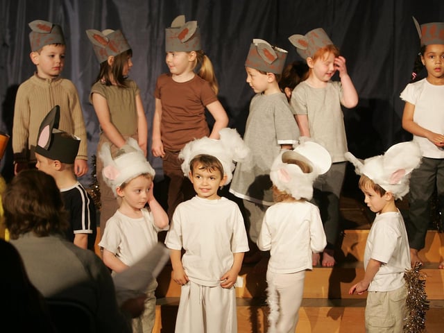Chiltern Primary School Nativity Dress rehearsal.