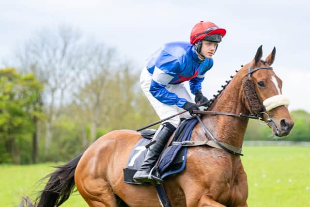 Shoal Bay strides out under Tom Hutsby before taking Mollington's opener. Picture: www.chasdog.com