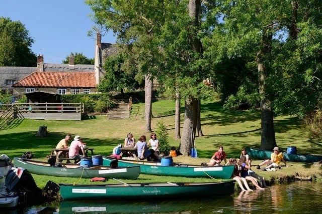 Canoe hire & short breaks, pedalo & katakanu hire at Rushden Lakes. Under £10 per person this summer when sharing Katakanu hire with two or three others. https://www.canoe2.co.uk/lake/