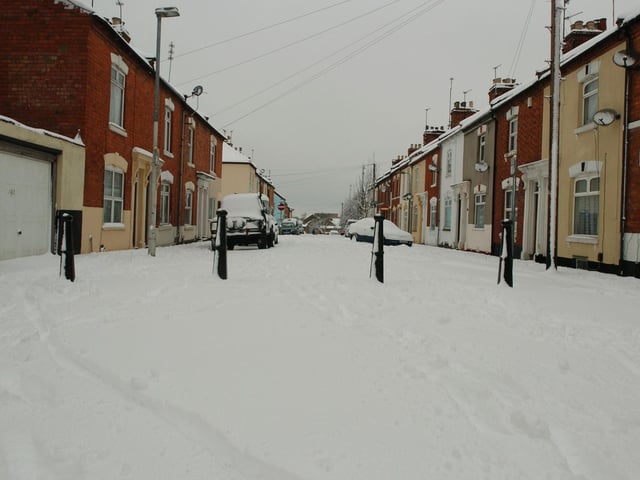 The snow even engulfs 4 x4 vehicles. Thursday, 5th February 2009