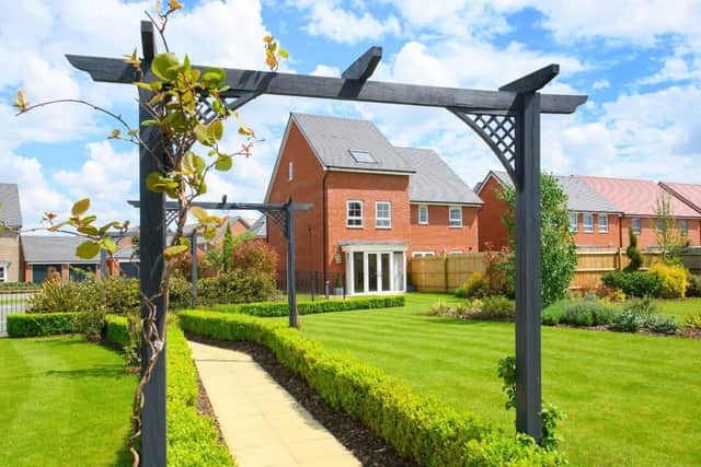 B&DWC - 001 - The five bedroom Warwick show home at Bertone Gardens