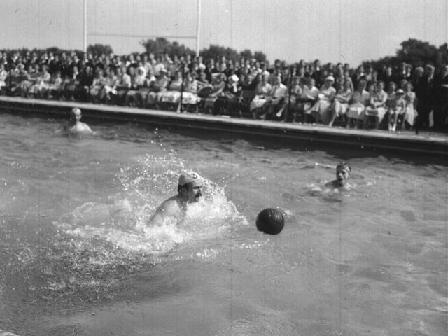 Looking Back old glass negsJuly 23, 1959GS (Grammar School?) swimming sports