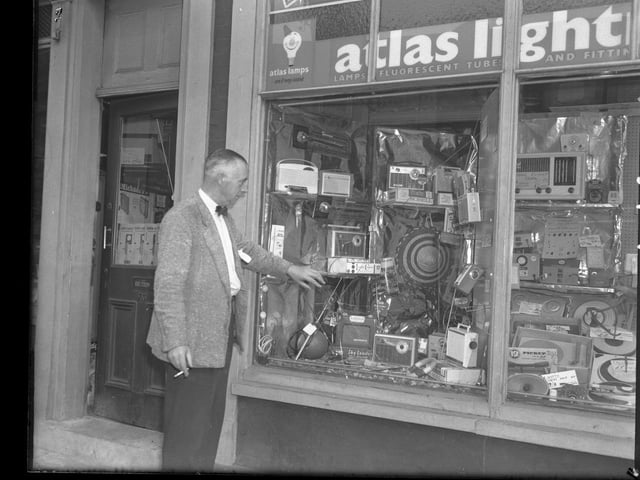 Smash and grab at an electrical store in Wellingborough Road, Northampton, August 3, 1961