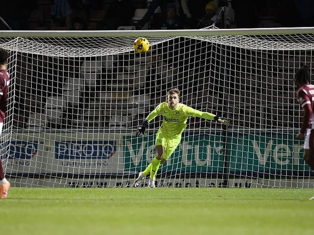 His 99th appearance for the club and his services were rarely required en route to a clean sheet, though did keep his wits about him when reacting sharply to tip over McNeilly's second half effort. He's keeping Fitzsimons honest with these performances... 7.5