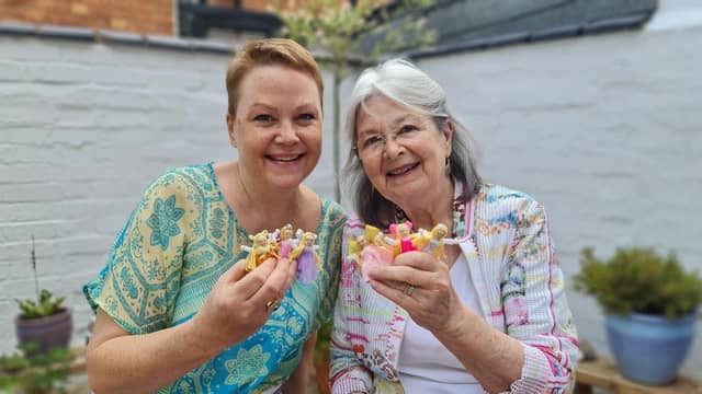 Sophie and Jan with the angels