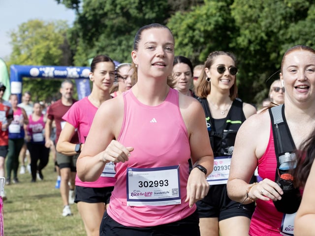 Hundreds of participants ran, jogged and walked around Abington Park on Sunday to raise money for Cancer Research UK.
