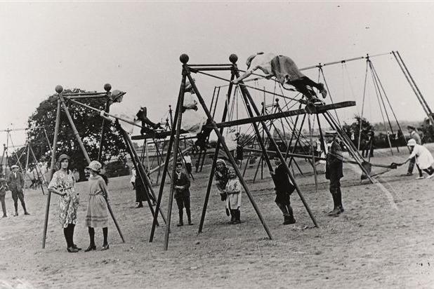 Wicksteed Park early 'Jazzer' ride - a stand-on swing