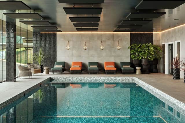 Escapade Silverstone features a swimming pool, sauna and track-facing gym
