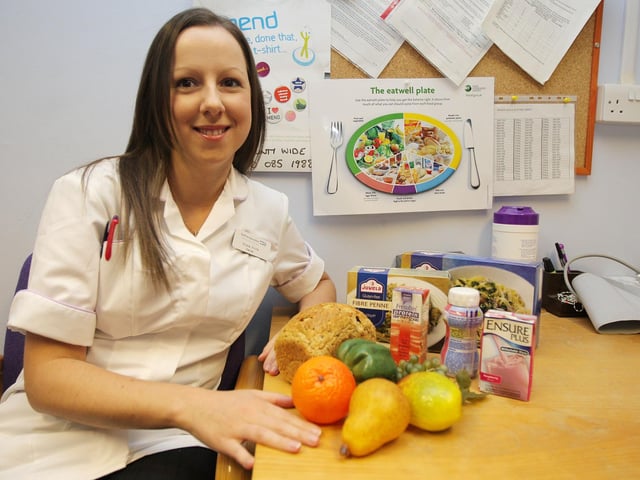 2010 - Nicola Wolfe, dietician at Northampton General Hospital, she is putting on a slimming / healthy eating course.