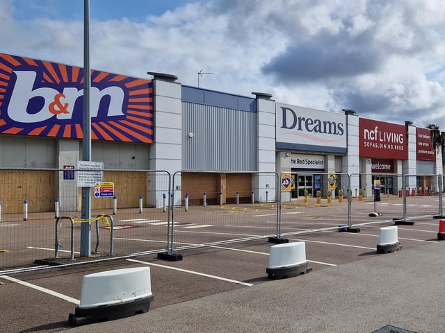 Firefighters left Nene Valley Retail Park yesterday morning (Thursday, June 5), after five days tackling a huge blaze whioch started at 3pm on Saturday (May 31). Businesses on Dunelm’s row, including Pets at Home, NCF Furniture, Dreams, B&M, and Tapi, all remain closed and fenced off indefinitely.