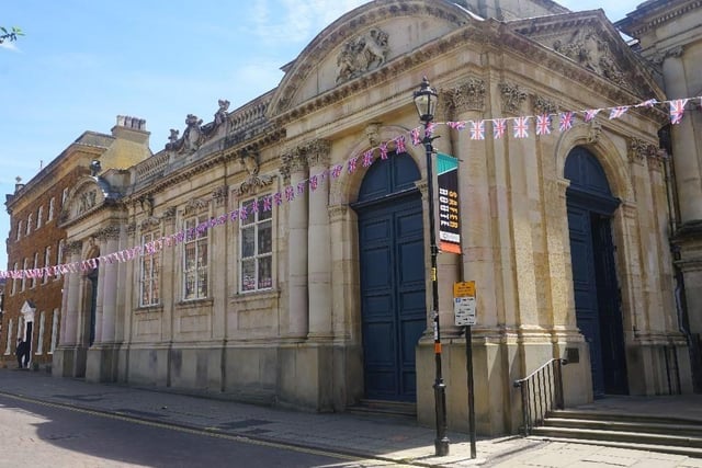 Built in 1678, The Sessions House was once the main courthouse in Northampton and is now used as a tourist information centre.