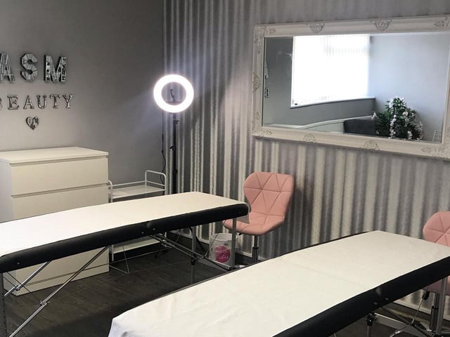 Located in Kingsley Park Terrace, ASM Beauty is an award-winning brow and lash specialist – as well as a trainer and educator in the field. Founder Amy has been praised for her expertise as a semi permanent brow artist, giving her clients great results that last longer than the average brow treatment.