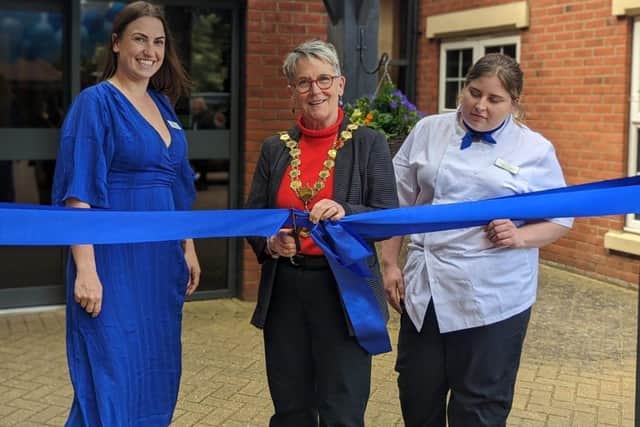 Katie Hudson, Mayor of Kettering Cllr Keli Watts and 2nd Chel Sophie Taylor
