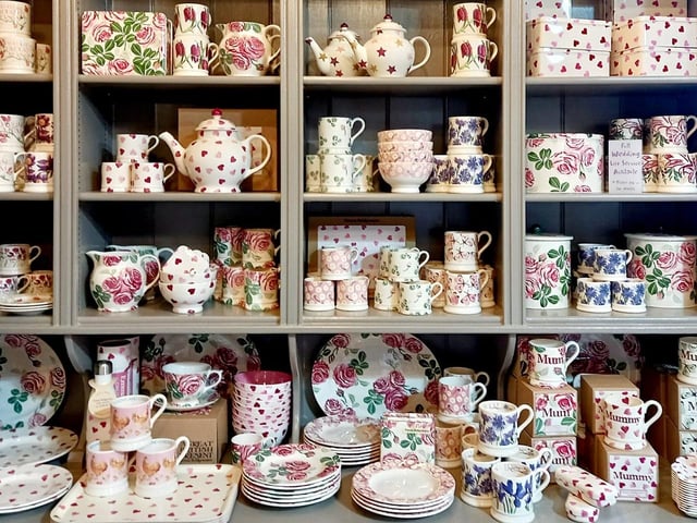 Abraxas Cookshop is a multi award-winning, independent and family run business, founded by sisters Helen Sparrow and Sarah George in 1996. Known for stocking only the best equipment, including Emma Bridgewater pottery, this well-established business is here to stay.