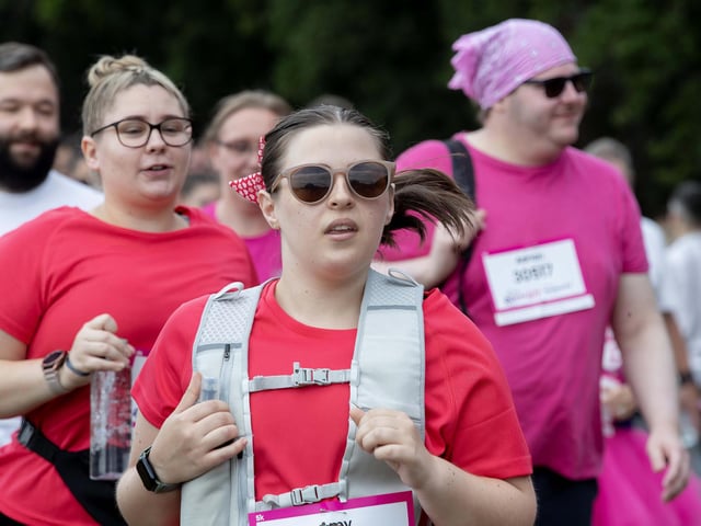 Hundreds of participants ran, jogged and walked around Abington Park on Sunday to raise money for Cancer Research UK.
