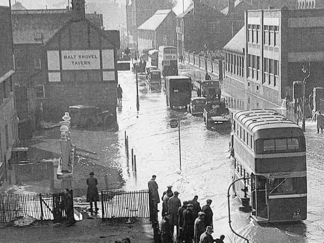 Flooding in Bridge Street near The Malt Shovel Tavern. Circa 1950s.