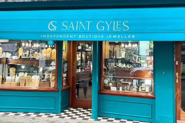 Saint Gyles is a traditional jewellers selling engagement rings, pre-owned jewellery and watches, fashion brands, high-end and bespoke items. It is also home to an on-site workshop and provides insurance valuations.